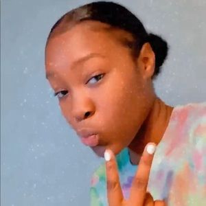 Meet your Posher, Adrieanna